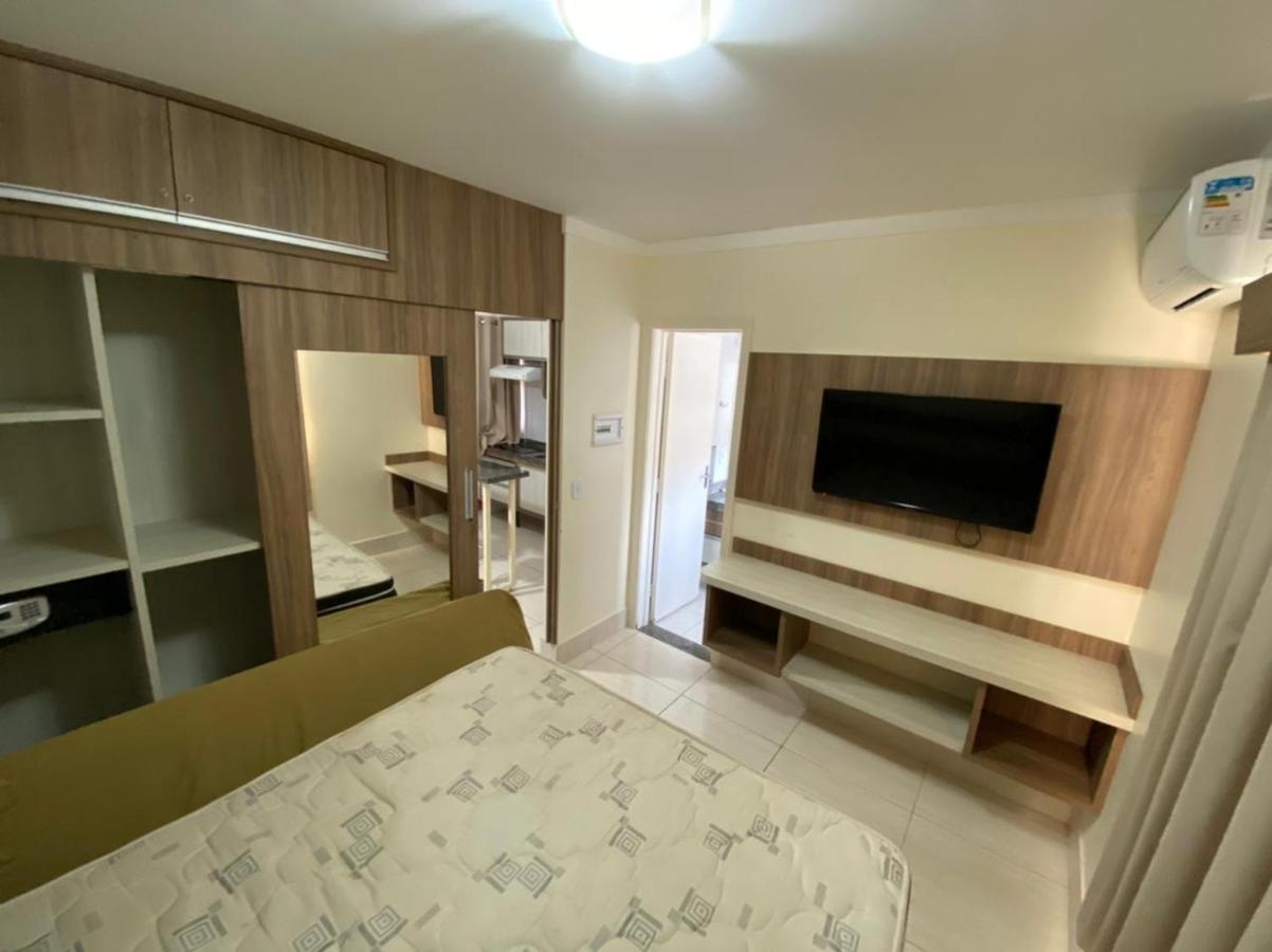 Lacqua Diroma V: Waterpark-Adjacent Apartment Caldas Novas Exterior photo